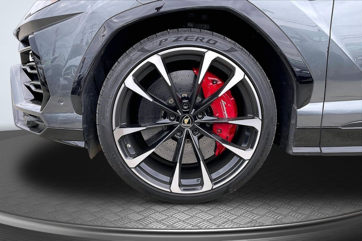 Used 2019 Lamborghini Urus AWD/4WD image 9