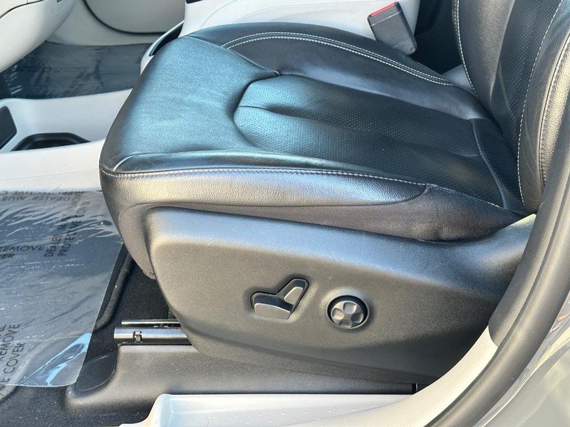 Used 2022 Chrysler Pacifica Touring-L FWD image 20