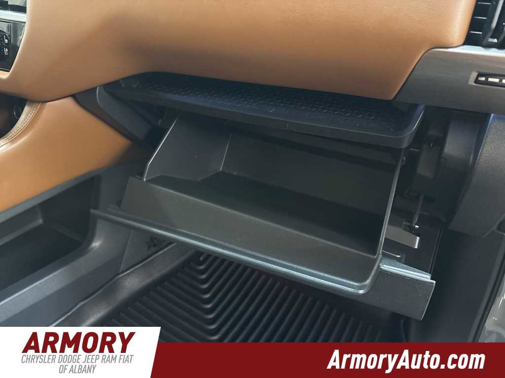 Used 2022 Nissan Pathfinder Platinum w/ Cargo Package image 48