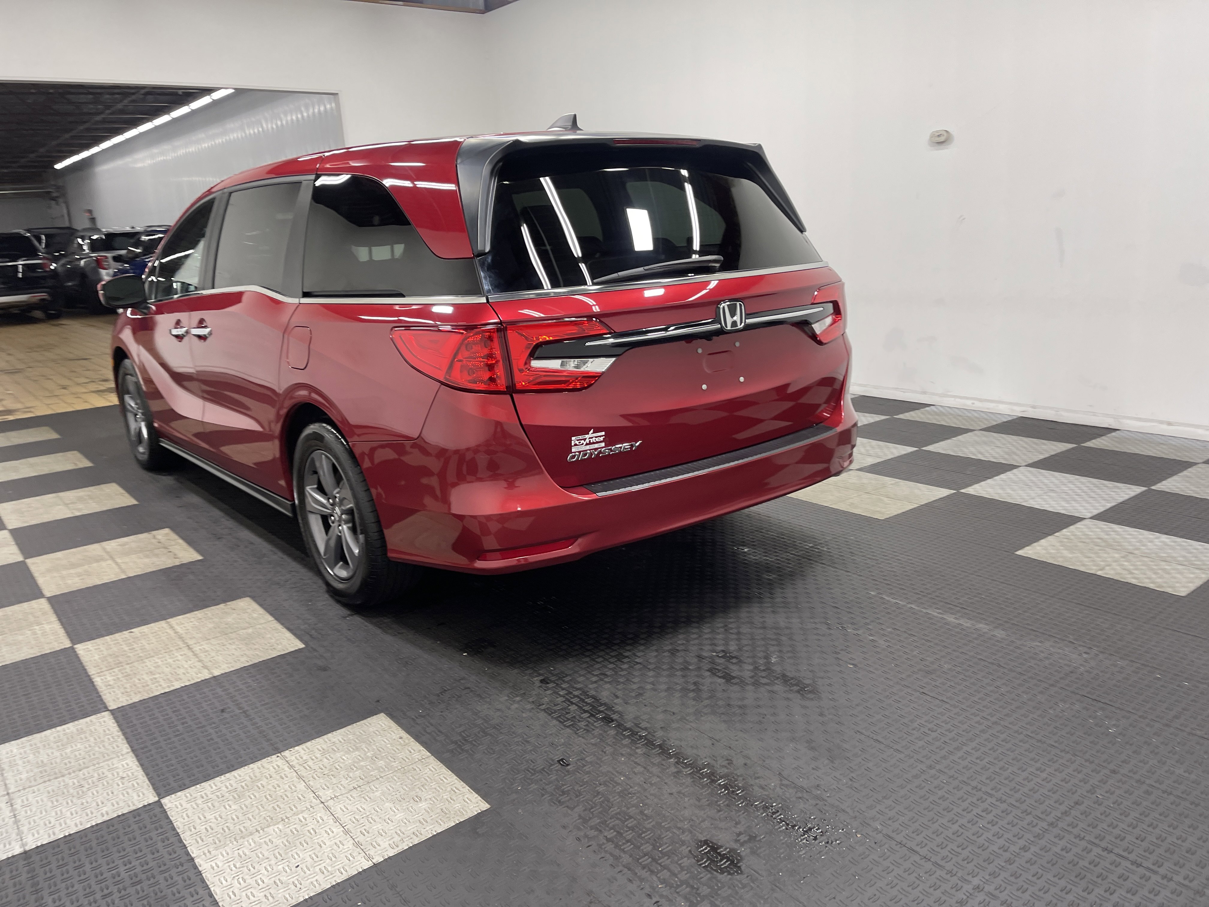 Used 2024 Honda Odyssey EX image 2