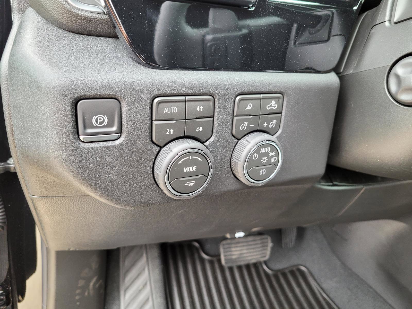 New 2026 Chevrolet Silverado 1500 LTZ w/ Z71 Off-Road Package AWD/4WD image 17