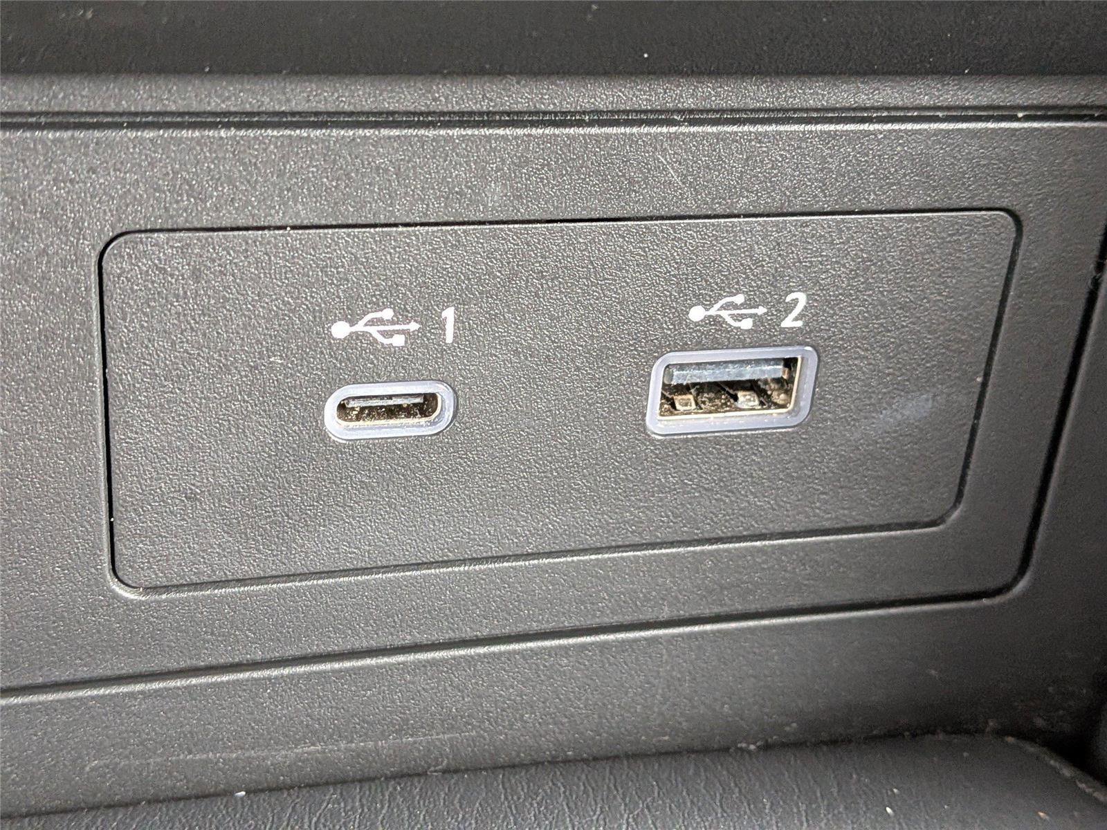 Used 2024 Nissan Armada SL w/ Captain's Chairs Package image 24