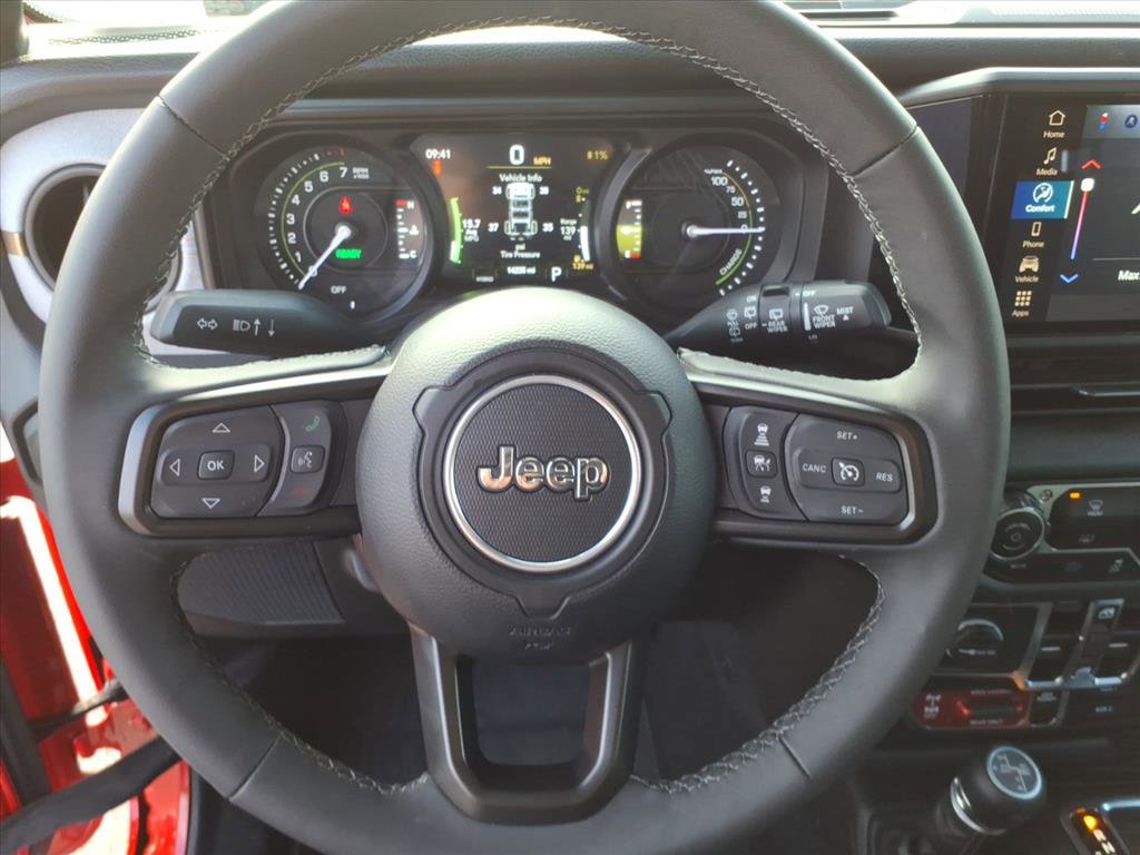 Used 2025 Jeep Wrangler Willys image 29