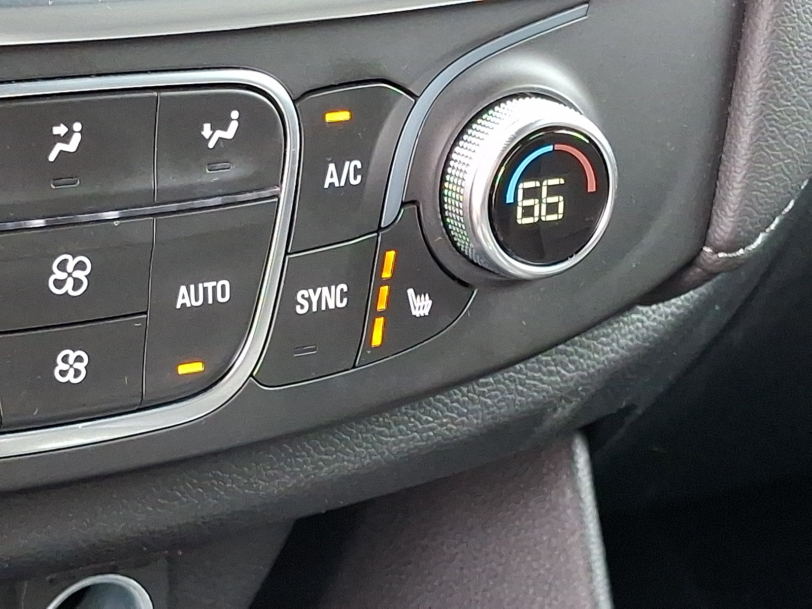 Certified 2023 Chevrolet Traverse LT FWD image 25
