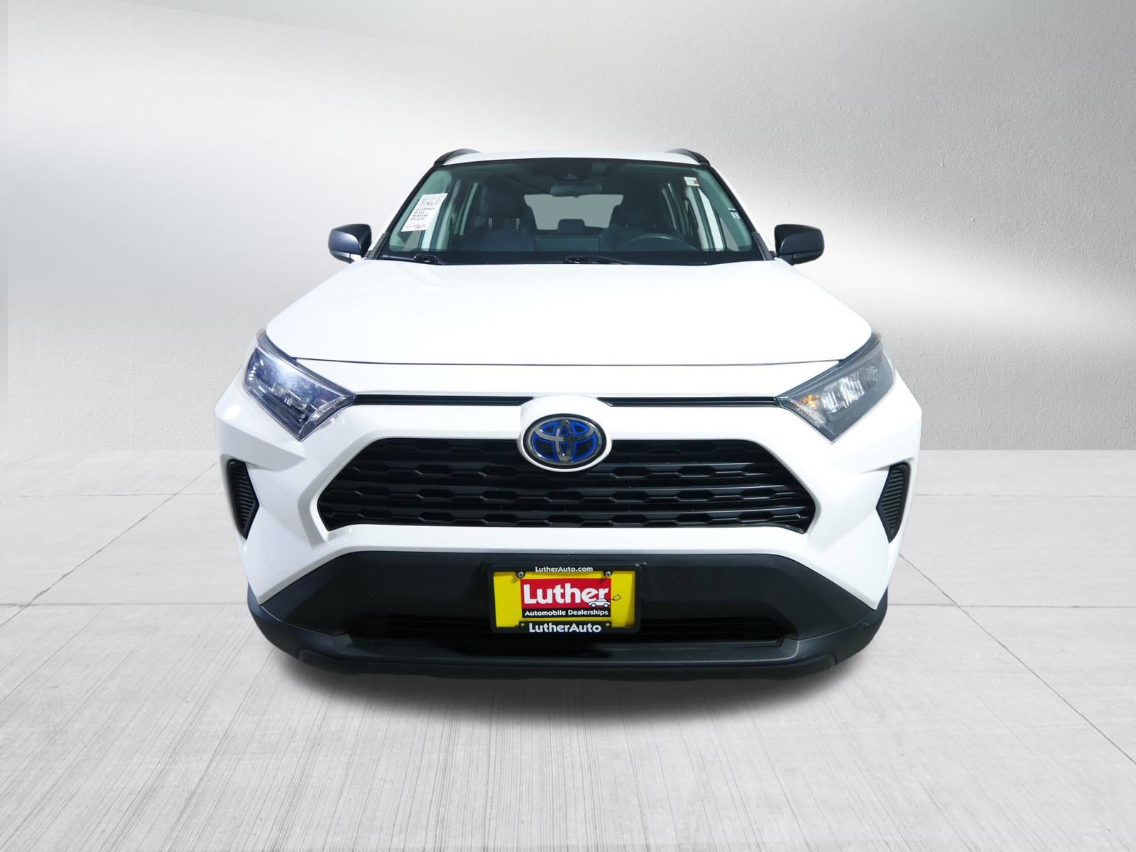 Used 2020 Toyota RAV4 LE video 2