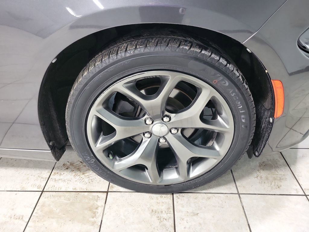 Used 2015 Dodge Charger SXT image 46