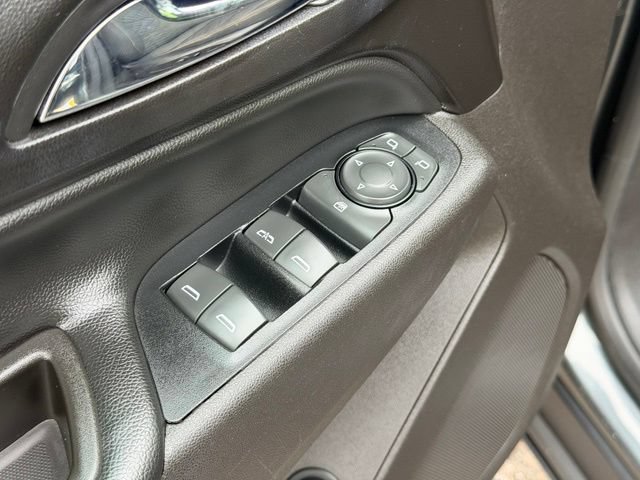 Used 2019 Chevrolet Equinox LT w/ Driver Convenience Package FWD image 21