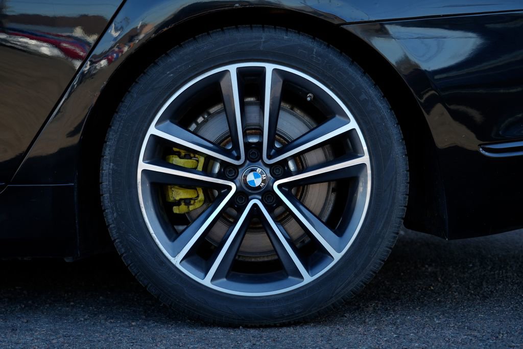 Used 2020 BMW 750i xDrive w/ Cold Weather Package image 14