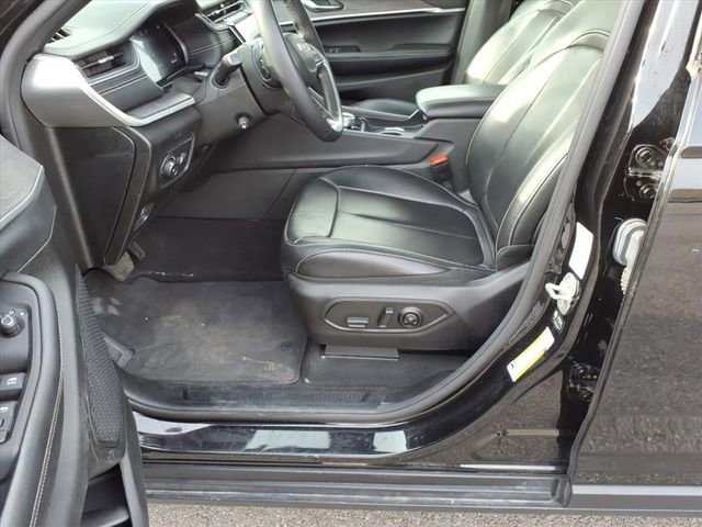 Used 2024 Jeep Grand Cherokee L Limited w/ Luxury Tech Group II image 13