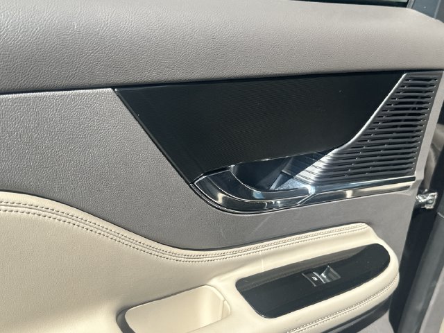 Certified 2022 Lincoln Corsair FWD image 15