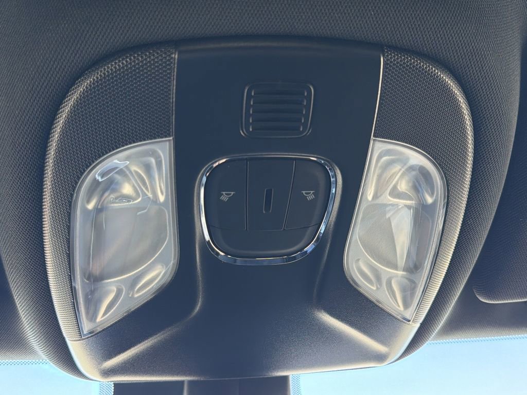 Used 2026 Jeep Compass Latitude image 12