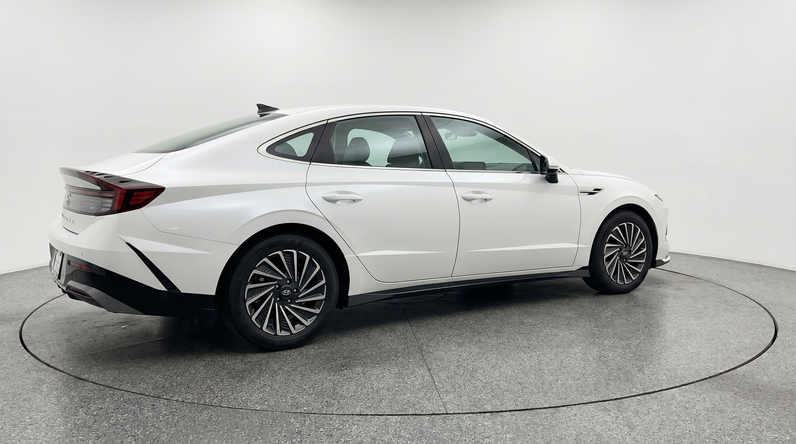 Used 2025 Hyundai Sonata SEL FWD image 9
