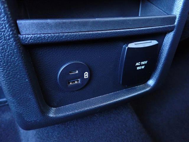 Used 2022 Ford Edge ST-Line image 11