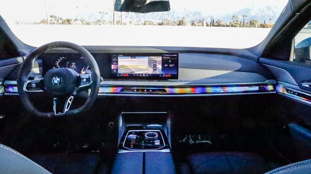 Used 2025 BMW 740i 740i w/ Premium Package image 10