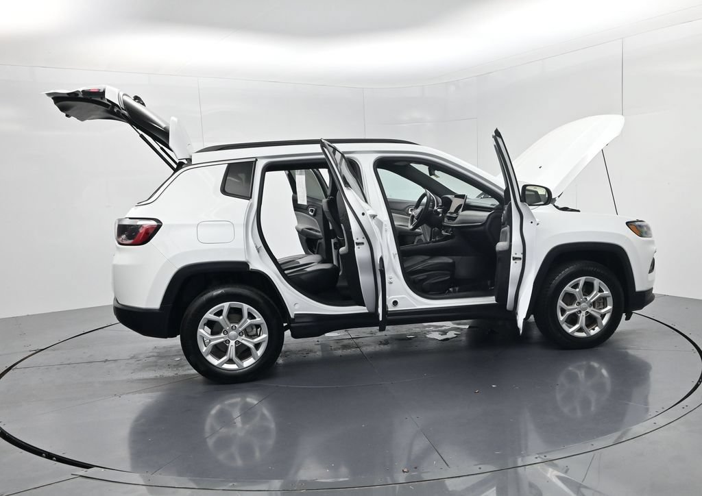 Used 2024 Jeep Compass Latitude AWD/4WD image 63