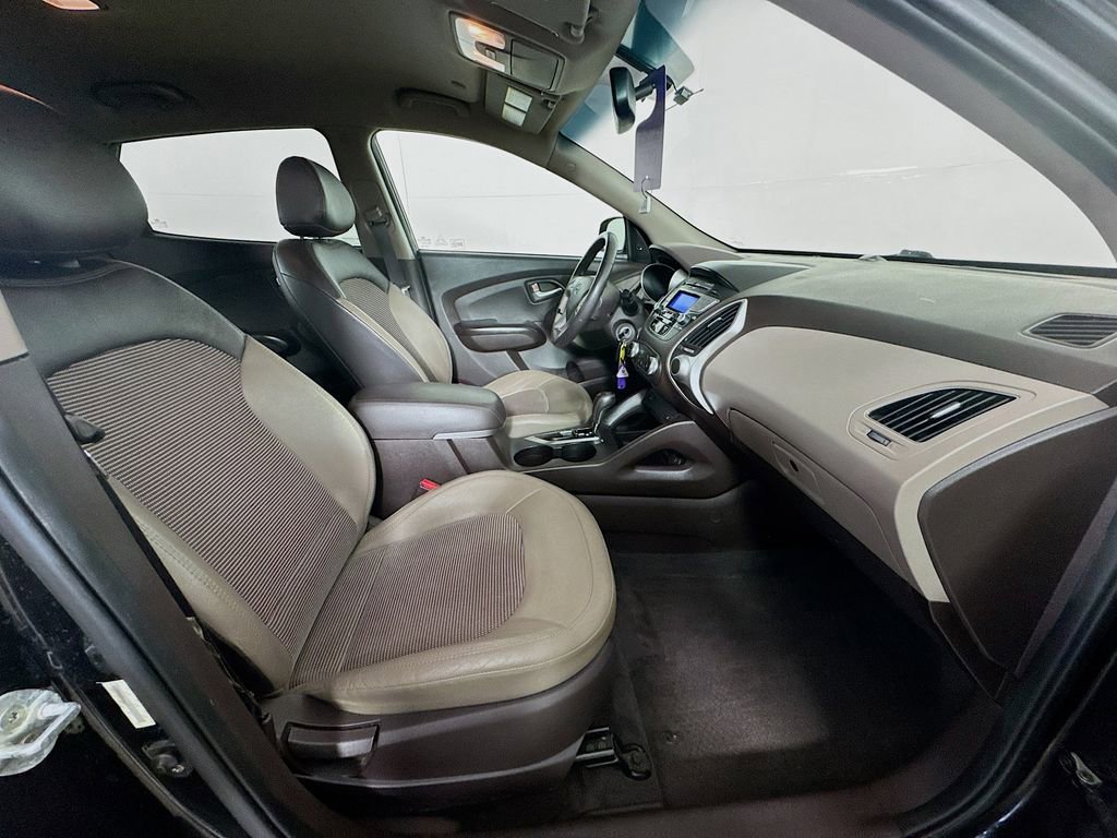 Used 2013 Hyundai Tucson GLS image 32