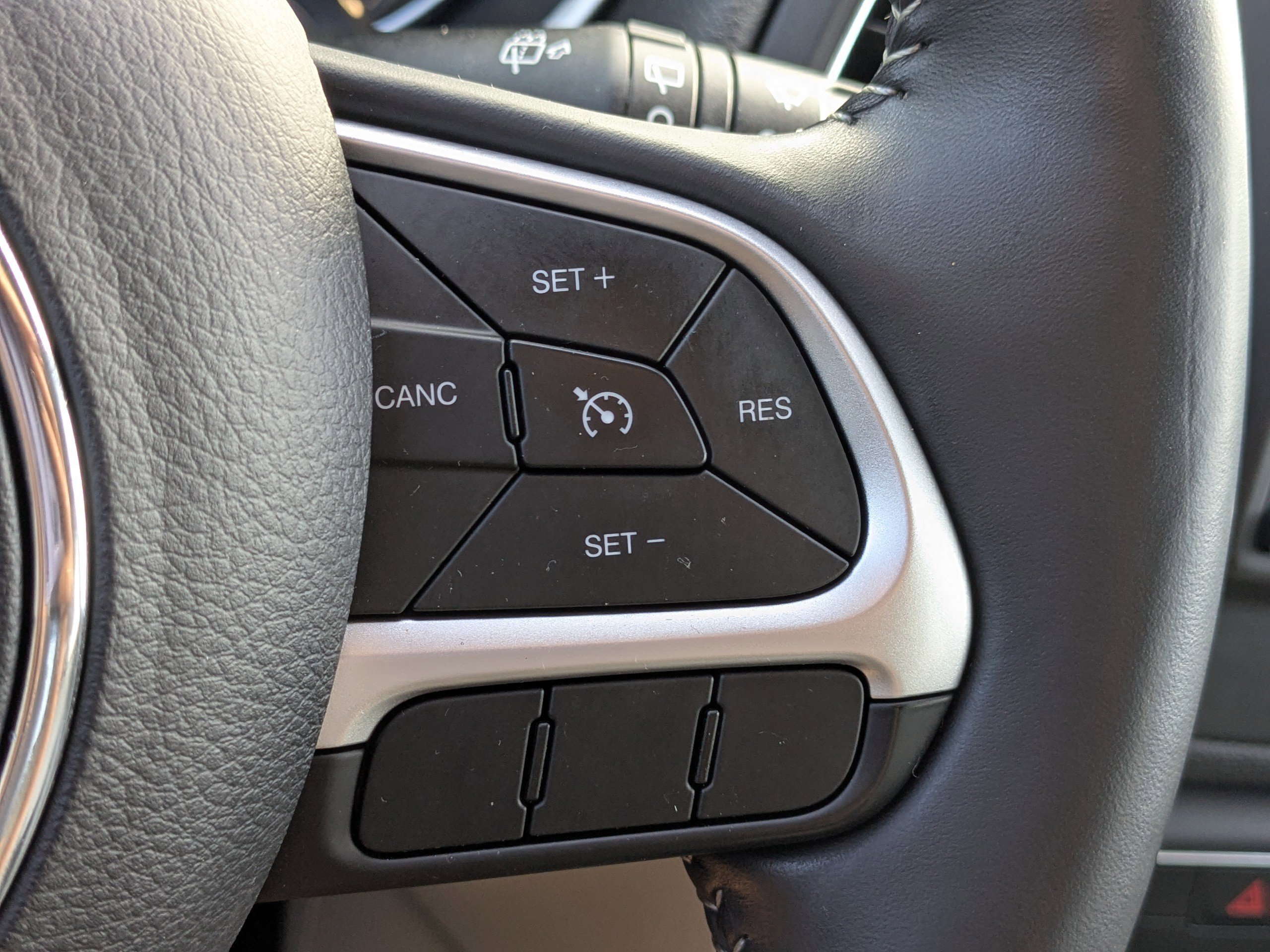 Used 2018 Jeep Compass Latitude image 30