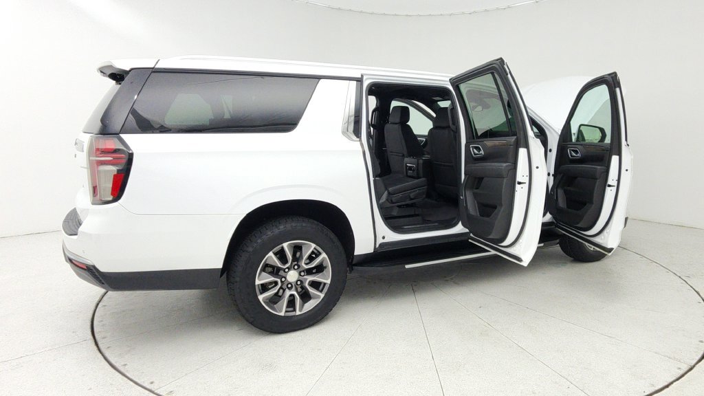 Certified 2022 Chevrolet Suburban LT w/ Luxury Package RWD image 12