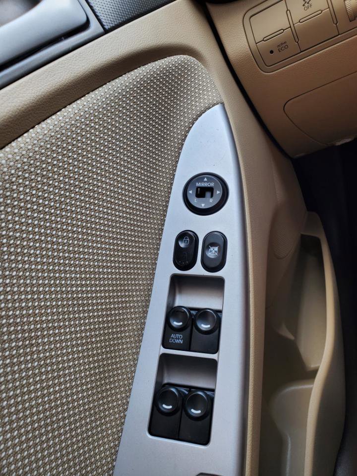 Used 2014 Hyundai Accent GLS image 11