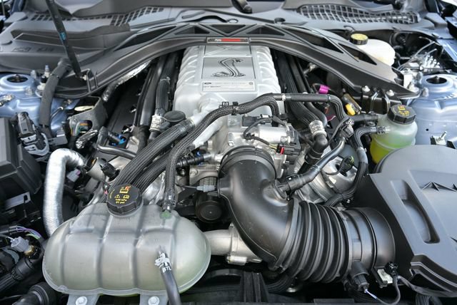 Used 2022 Ford Mustang Shelby GT500 w/ Carbon Fiber Track Pack RWD image 35