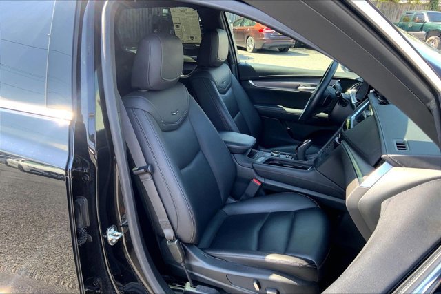 Used 2024 Cadillac XT5 Luxury w/ LPO, Floor Liner Package AWD/4WD image 6