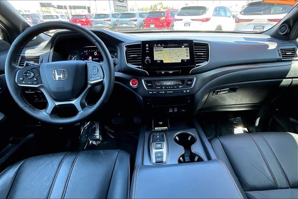 Used 2025 Honda Passport TrailSport image 11