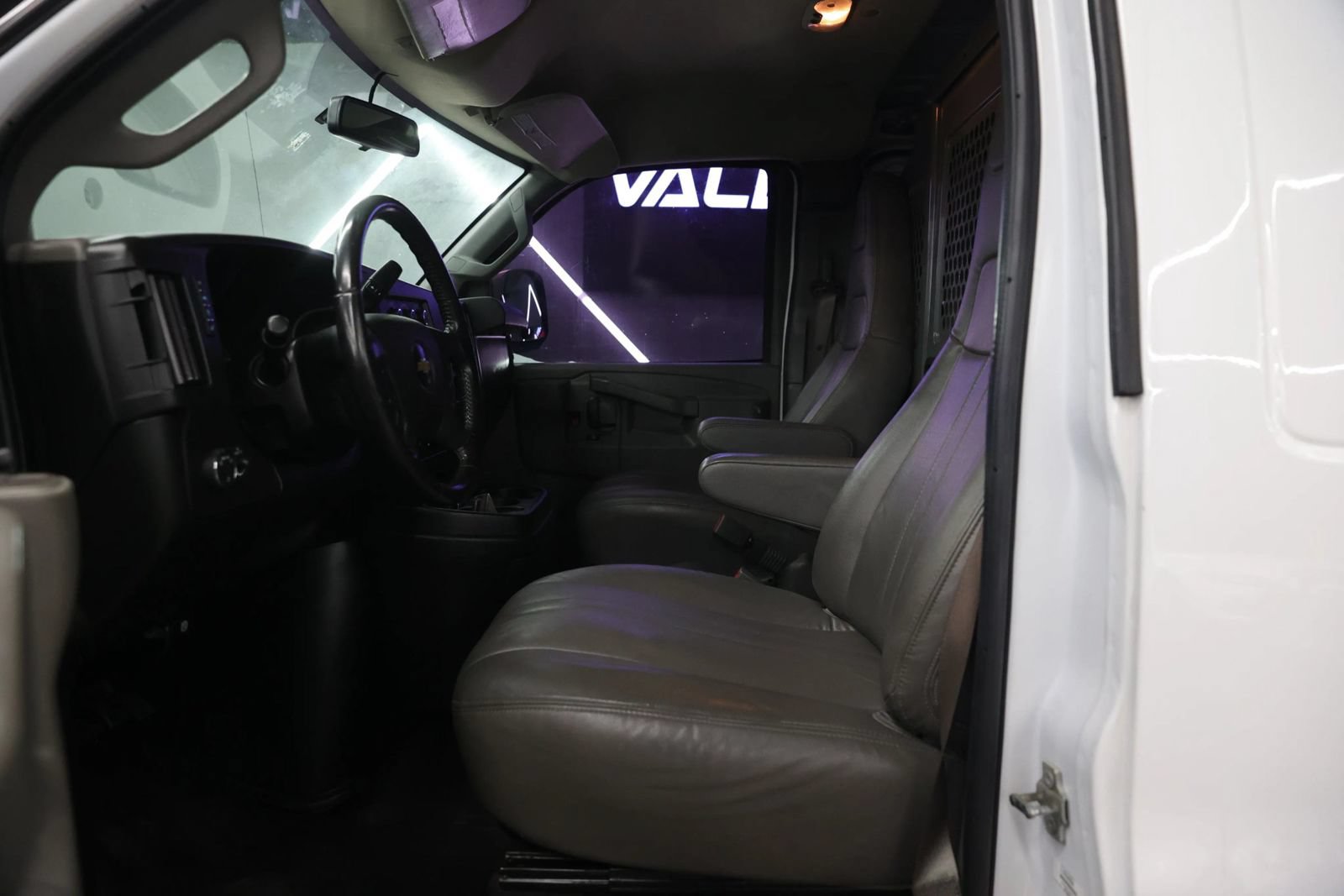Used 2020 Chevrolet Express 2500 w/ Communications Package RWD image 11