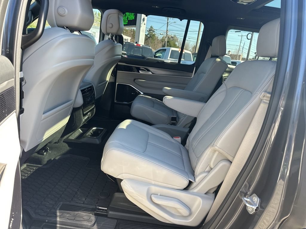 New 2026 Jeep Grand Wagoneer Limited AWD/4WD image 30