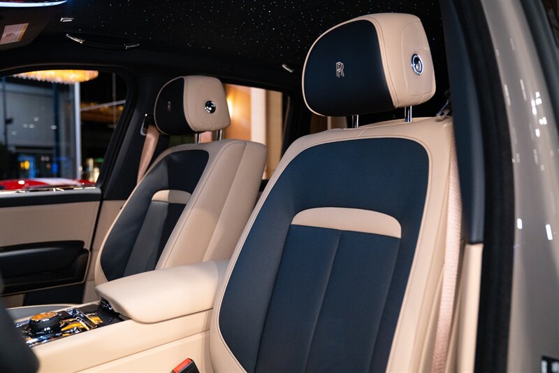 Used 2027 Rolls-Royce Cullinan Black Badge AWD/4WD image 23
