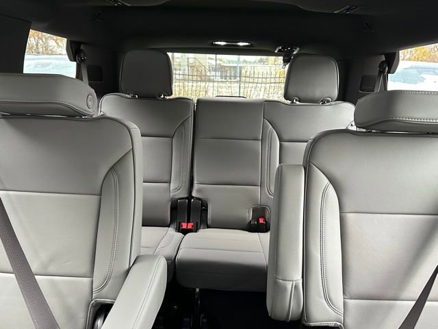 Used 2022 GMC Yukon SLT w/ SLT Luxury Package image 12