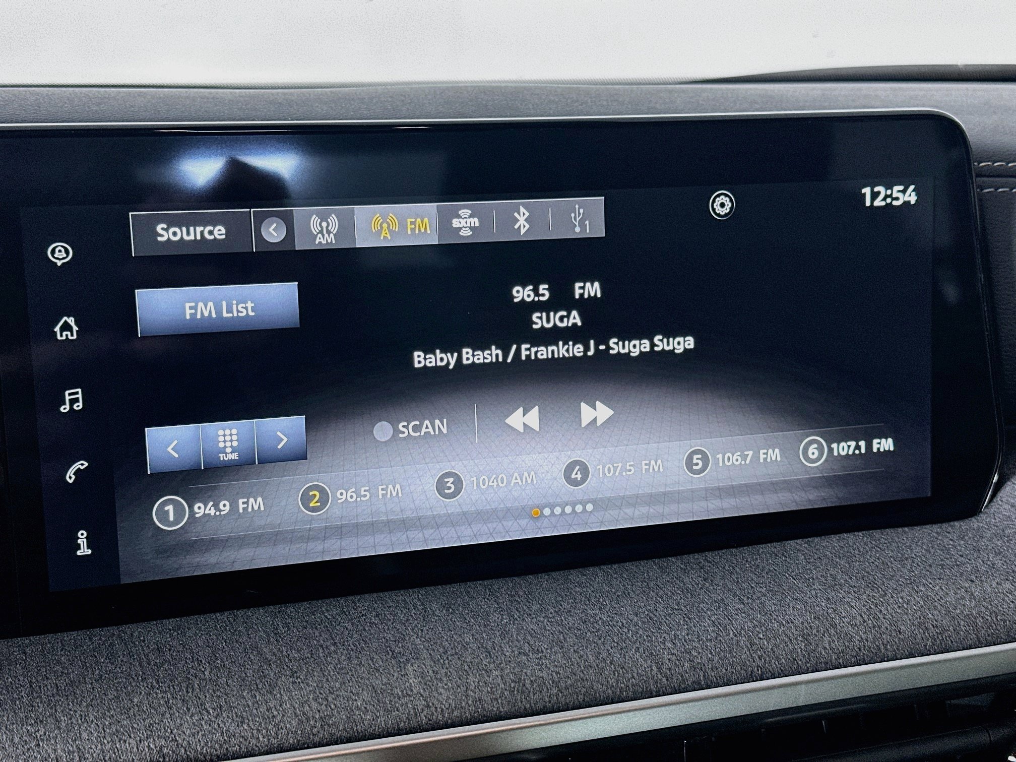 Used 2025 Nissan Kicks SV w/ SV Premium Package FWD image 21