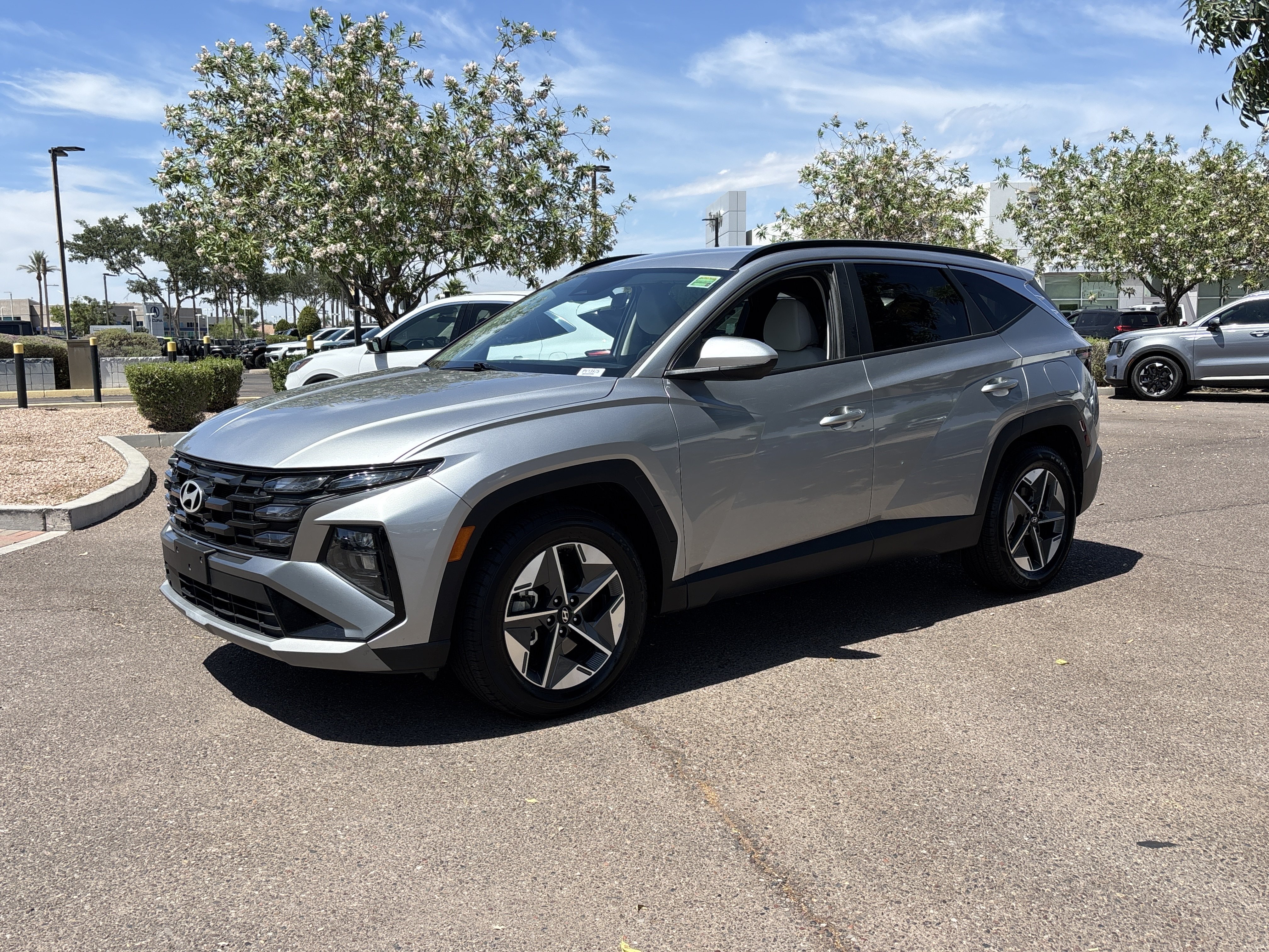 Used 2025 Hyundai Tucson SEL FWD image 2