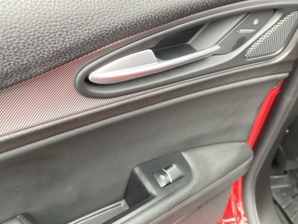 Used 2022 Alfa Romeo Stelvio Veloce image 24