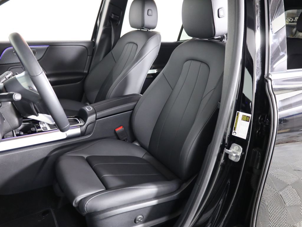 Certified 2025 Mercedes-Benz GLB 250 4MATIC image 41