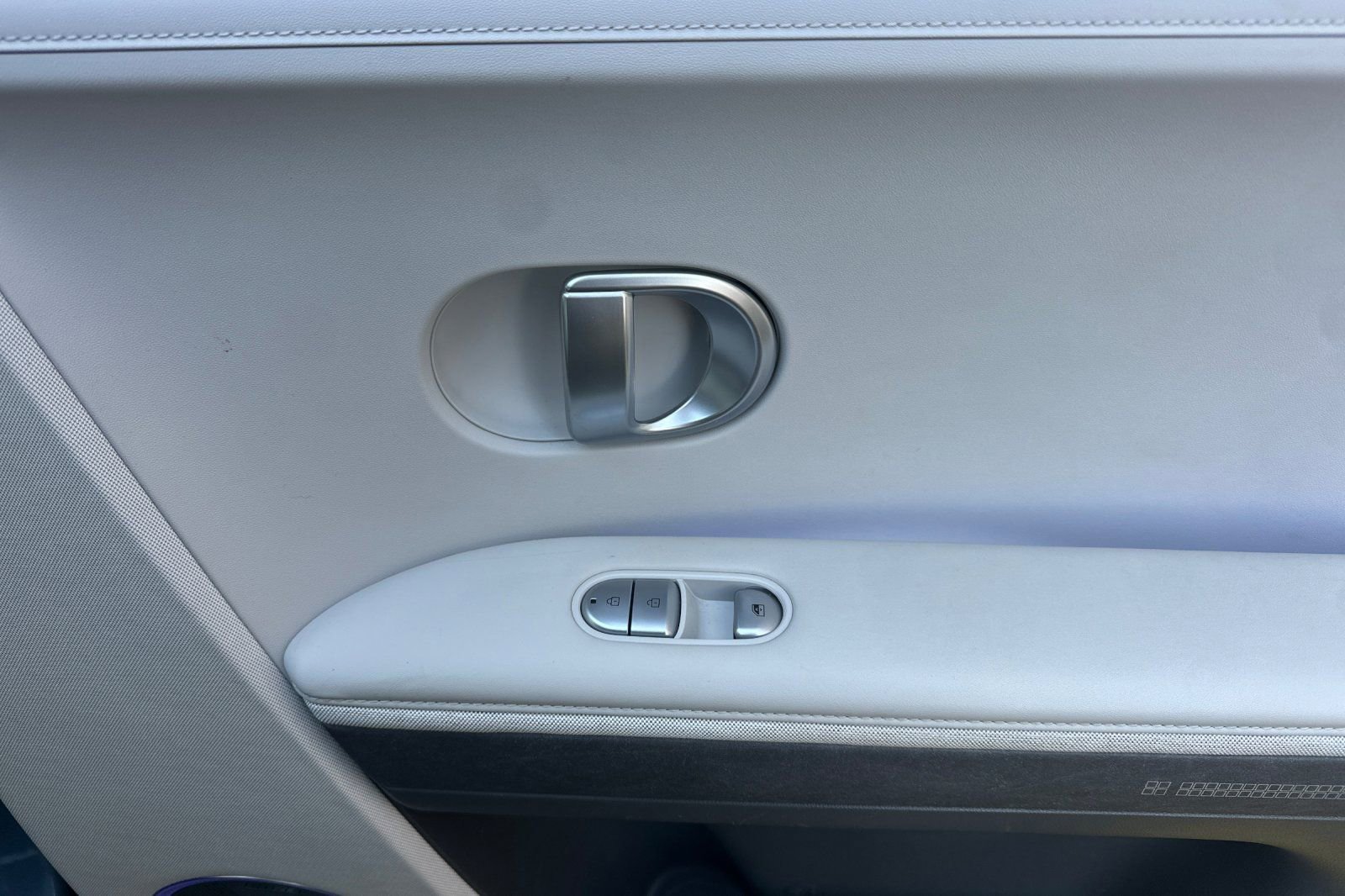 Used 2024 Hyundai Ioniq 5 Limited image 18