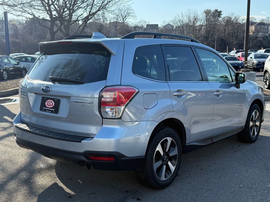 Used 2017 Subaru Forester 2.5i Limited AWD/4WD image 5