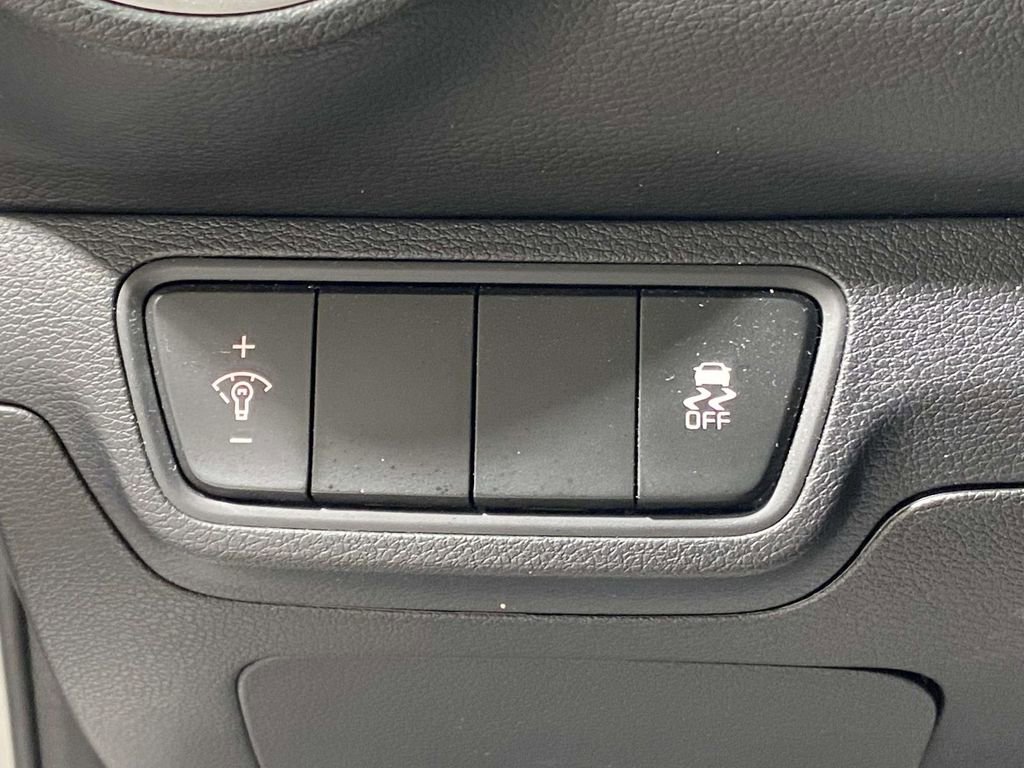 Used 2023 Kia Forte LXS image 18