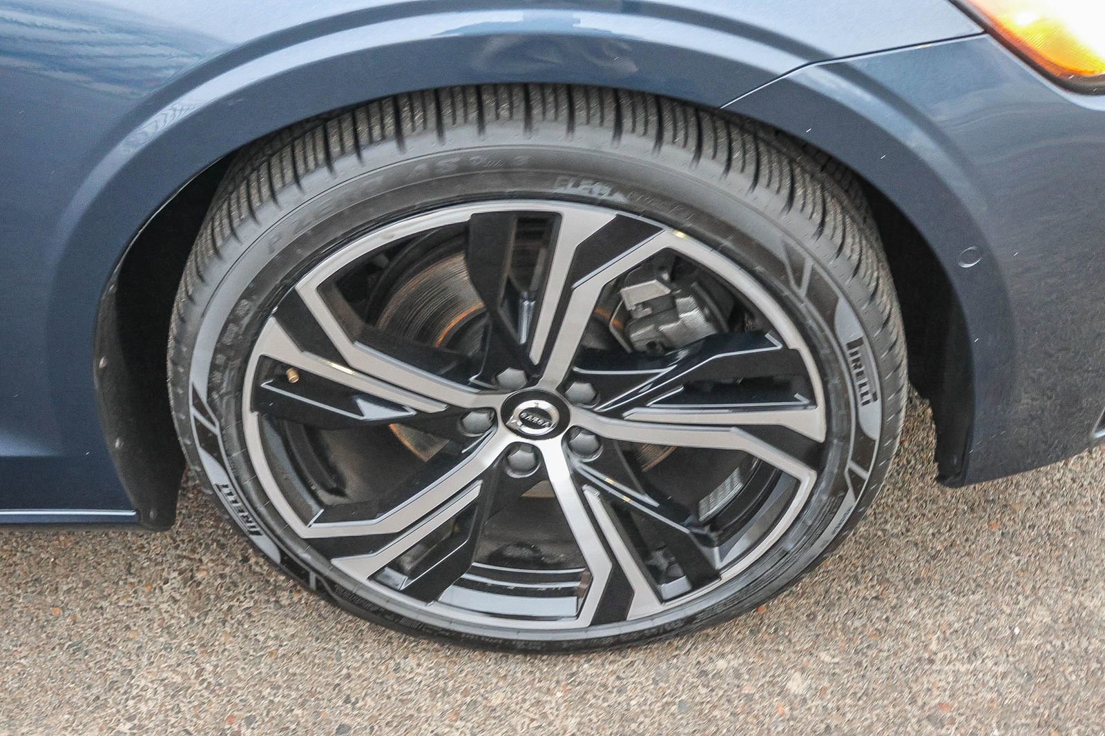 Used 2023 Volvo S60 B5 Plus w/ Protection Package Premier image 15