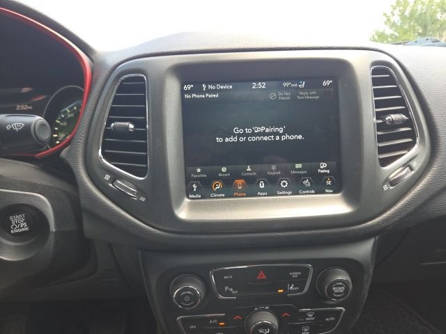Used 2021 Jeep Compass Trailhawk w/ Sun and Sound Group AWD/4WD image 11
