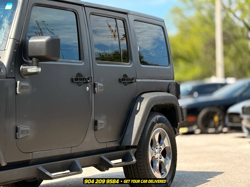 Used 2017 Jeep Wrangler Unlimited Sahara w/ Dual Top Group AWD/4WD image 5