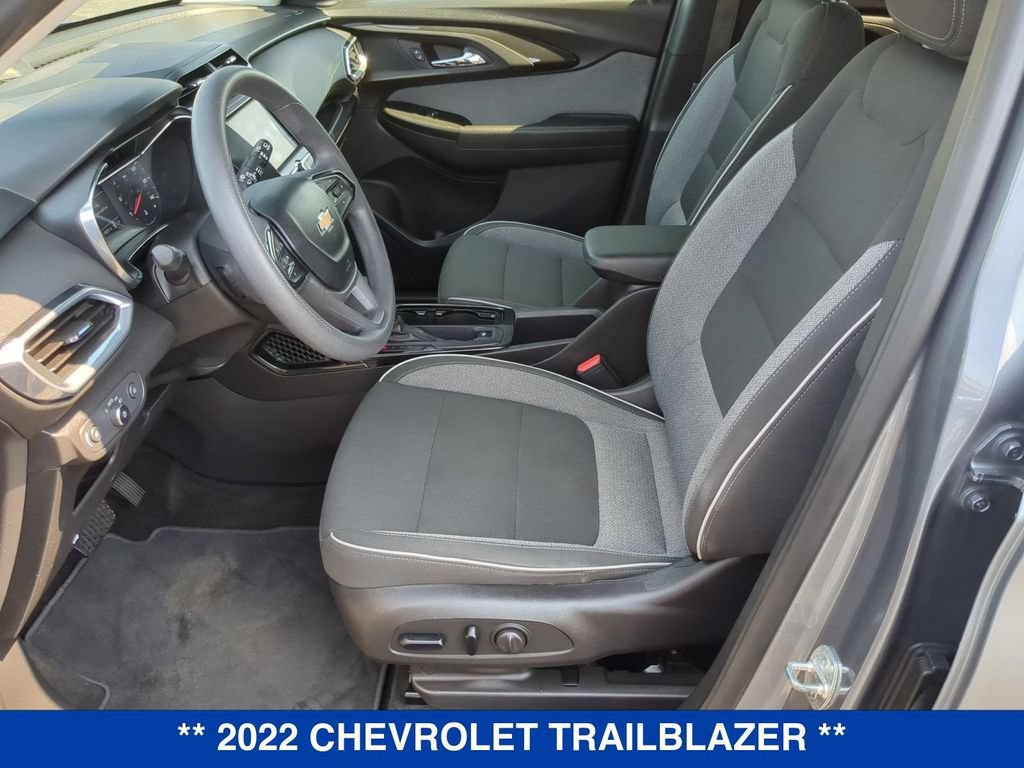 Used 2022 Chevrolet TrailBlazer LT AWD/4WD image 16