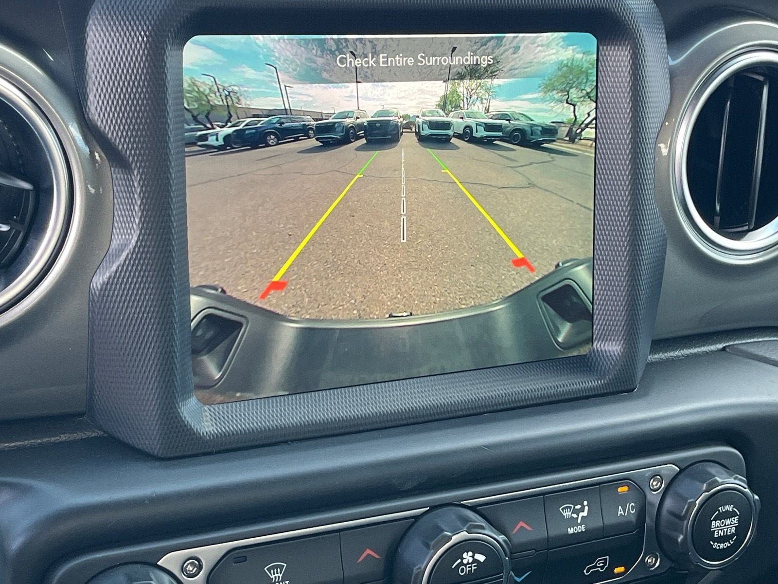 Used 2022 Jeep Gladiator Overland AWD/4WD image 25