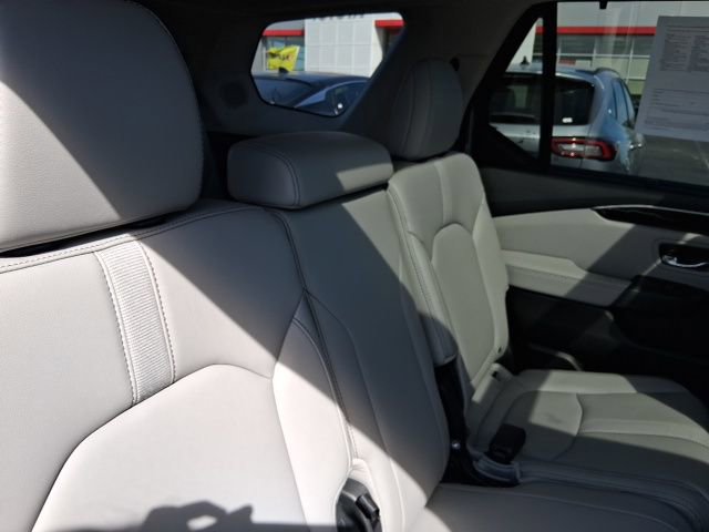 Used 2023 Honda Pilot Touring image 10