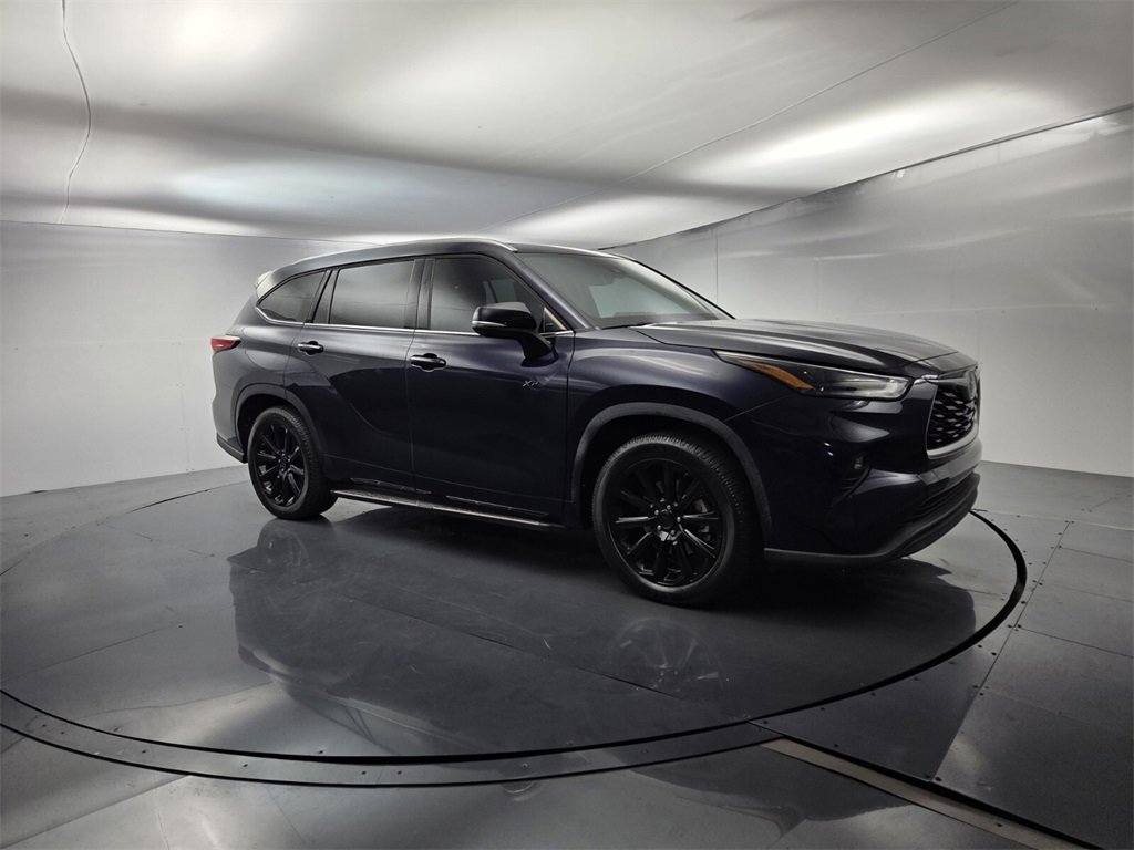 Used 2022 Toyota Highlander XLE video 2