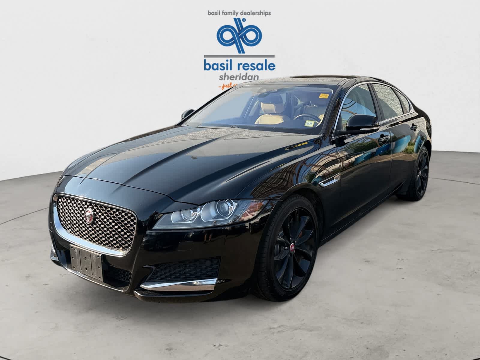 Used 2017 Jaguar XF Premium AWD/4WD image 2
