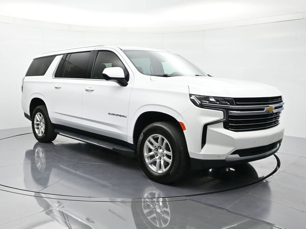 Used 2024 Chevrolet Suburban LT image 3