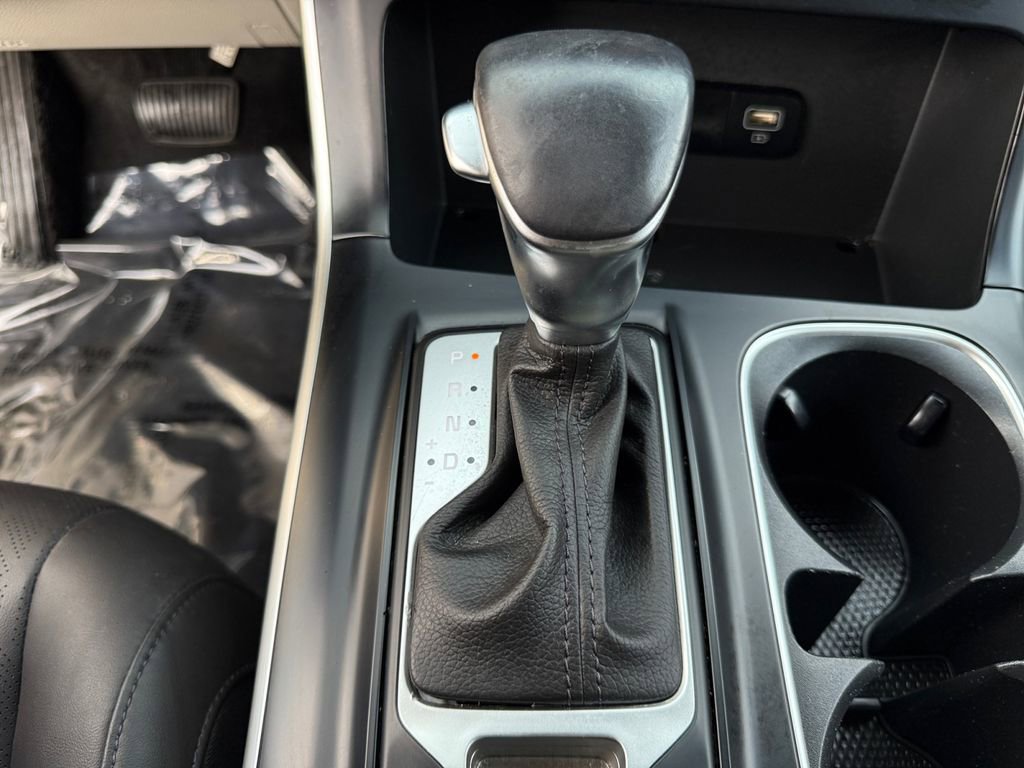 Used 2022 Kia Carnival LX image 18