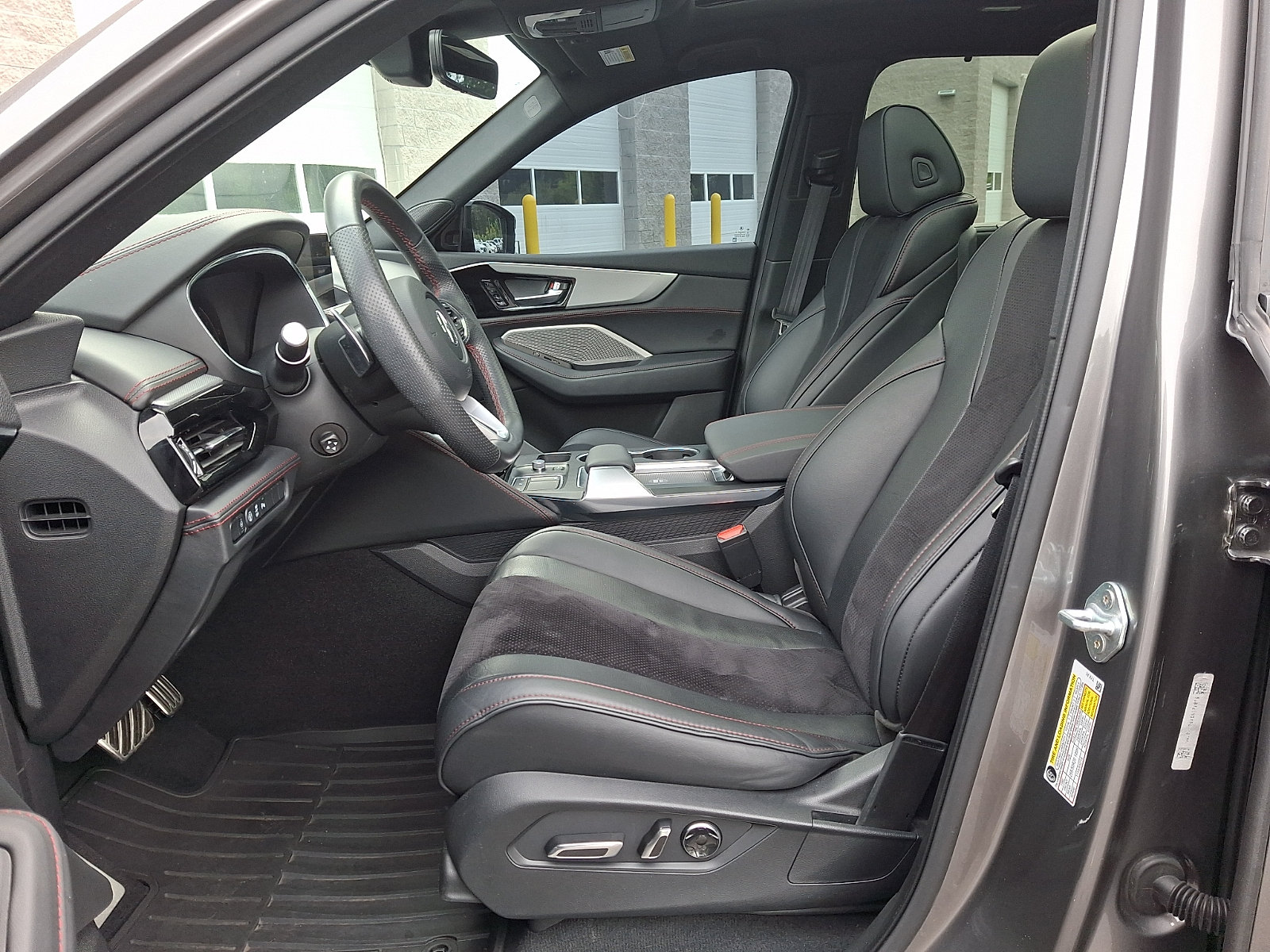 Used 2023 Acura MDX A-Spec AWD/4WD image 13