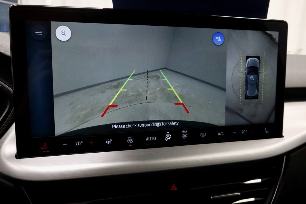 Used 2024 Ford Escape Platinum image 2