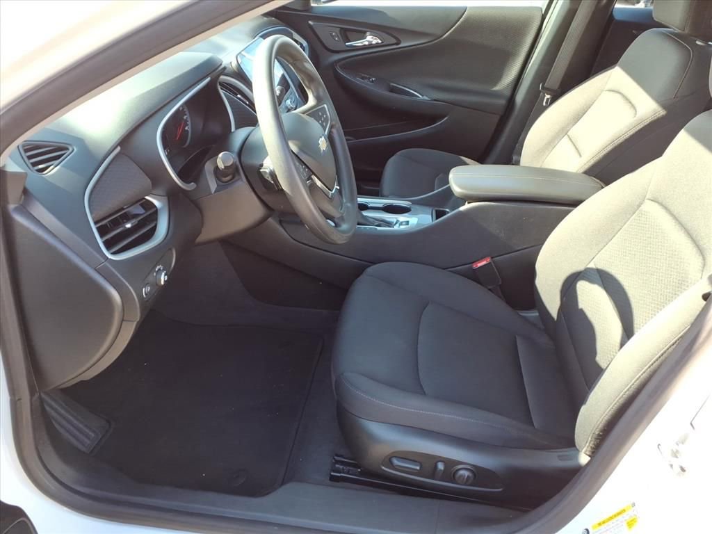 Used 2024 Chevrolet Malibu LT image 11